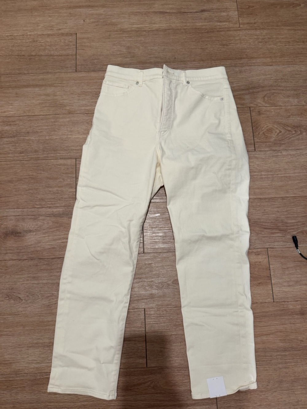 Express Slim Super High-Rise Jeans in Cream - Picture 2 of 8